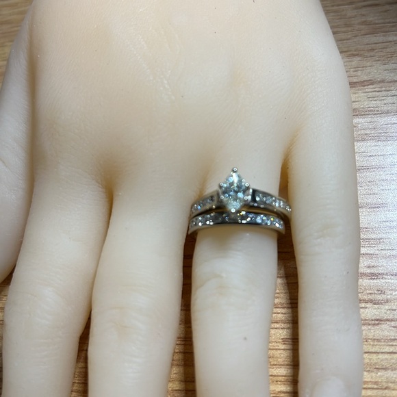 Marquis Diamond Ring - Picture 15 of 15